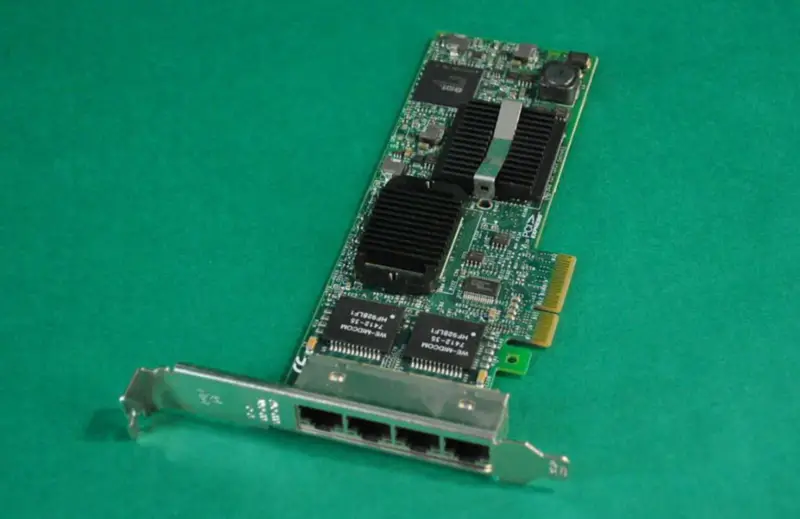 Síťový adaptér Intel Gigabit VT Quad Port Gigabit Ethernet 0YT674 9404PT 82575G