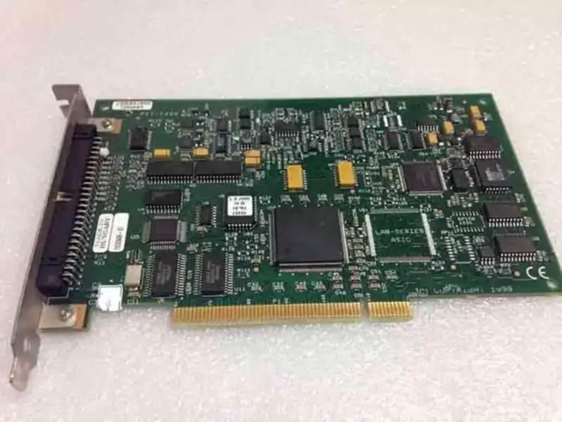 NI PCI-1200, multifunkční karta DAQ
