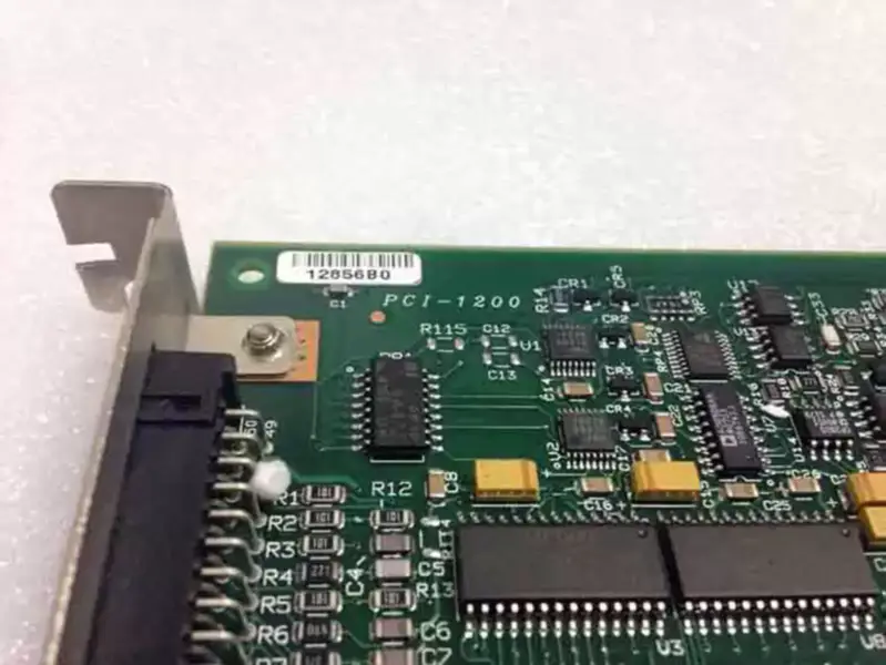 NI PCI-1200, multifunkční karta DAQ