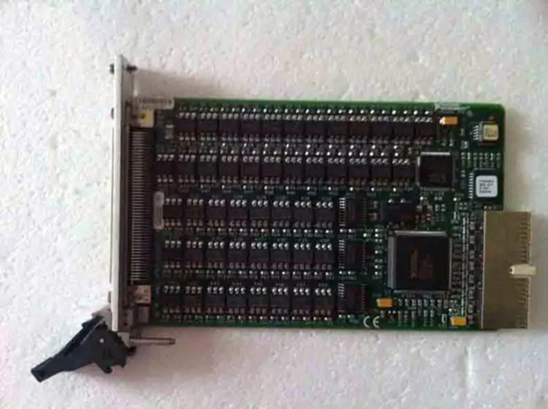 Digitální I/O karta NI PXI-6527