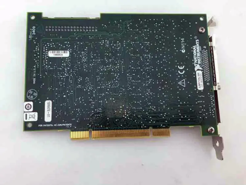 NI PCI-6143 778913-01 DAQ karta, 8 kanálů 16bitové simultánní vzorkování