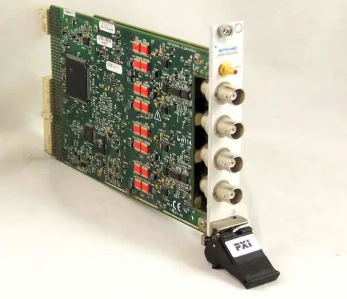 Analyzátor signálu NI PXI-4462 dynamik