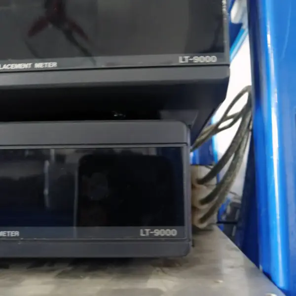 KEYENCE LT-9000