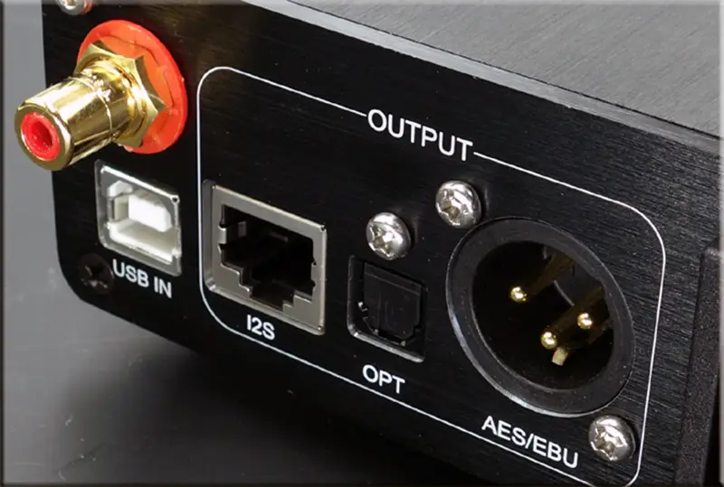 DU-U8 XMOS USB převedený na koaxiální digitální rozhraní podporuje DSD