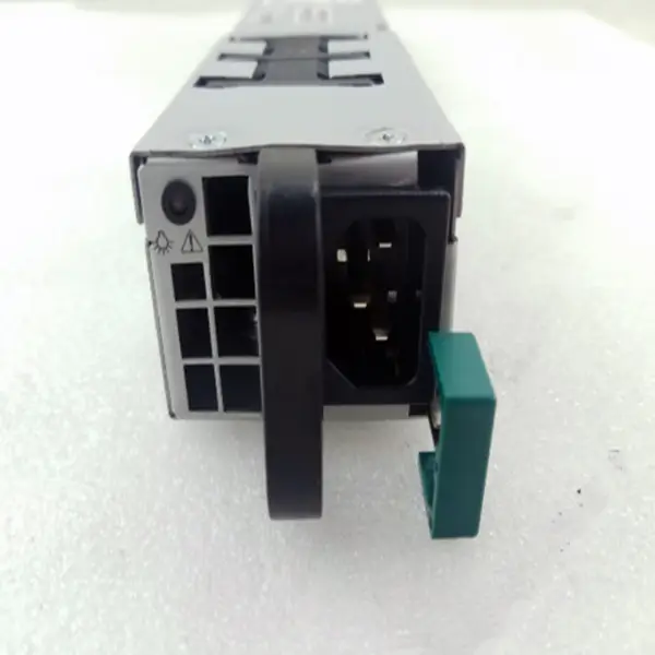 Spínaný zdroj Delta 650W DPS-650JB G