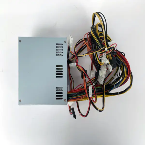 Zdroj napájení pro FSP 80plus Bronze 700W spínaný zdroj SPI700ABBB