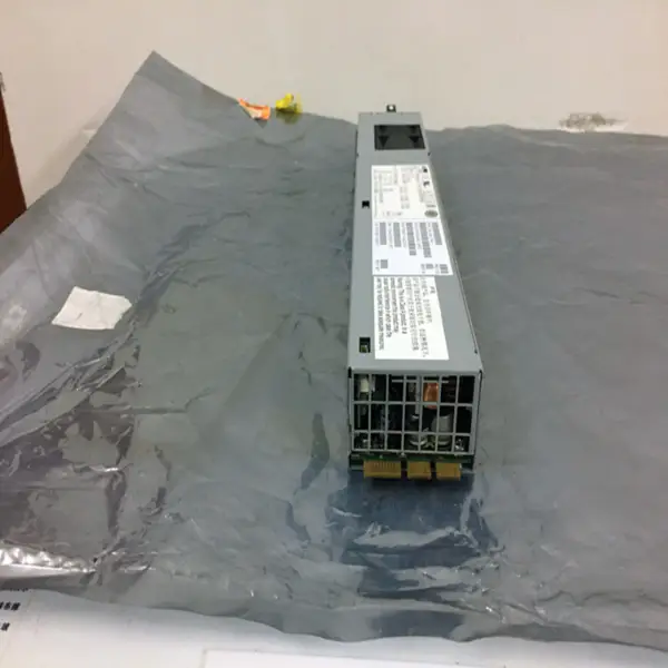 Juniper qfx5100 EX4550 650W spínaný zdroj FSB010 JPSU-650W-AC-AFO 740-041741