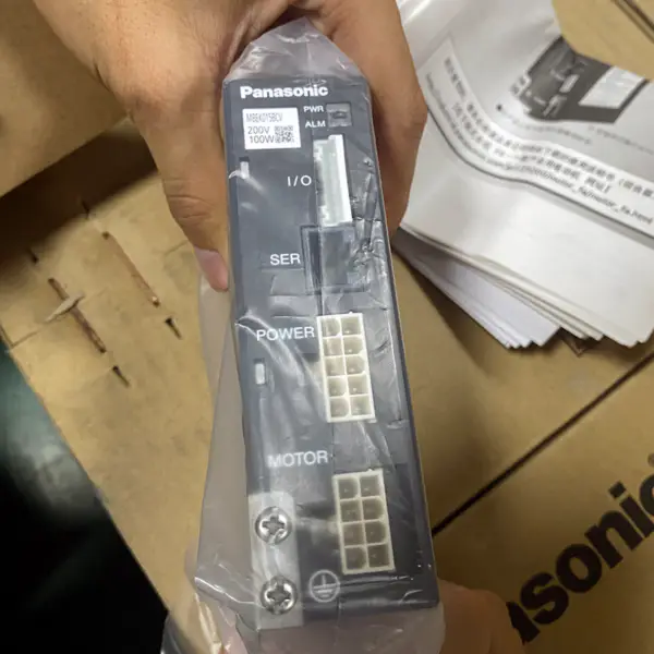 Bezkartáčový zesilovač Panasonic 200-240V 100W MBEK015BCV