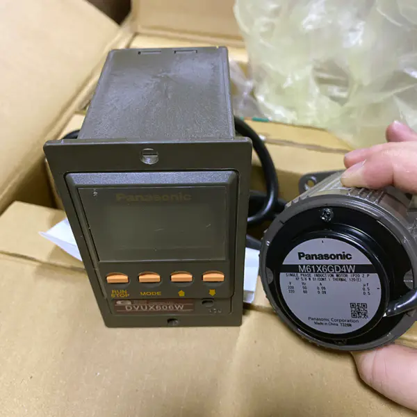 Jednofázový indukční motor Panasonic IP20 4P 5/6W M61X6GD4W