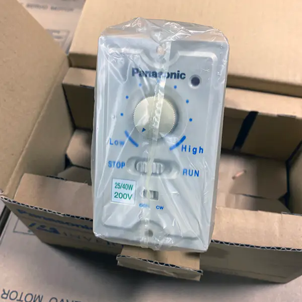 Měnič Panasonic 200-230V 25/40W M1G4A2V1X