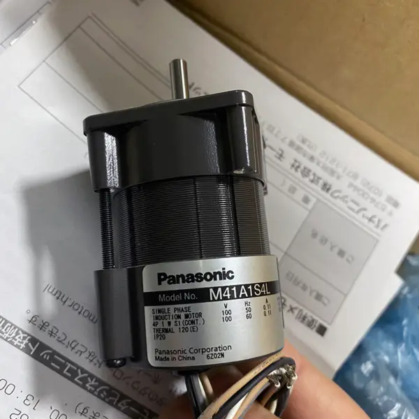 Jednofázový indukční motor Panasonic IP20 4P 1W M41A1S4L