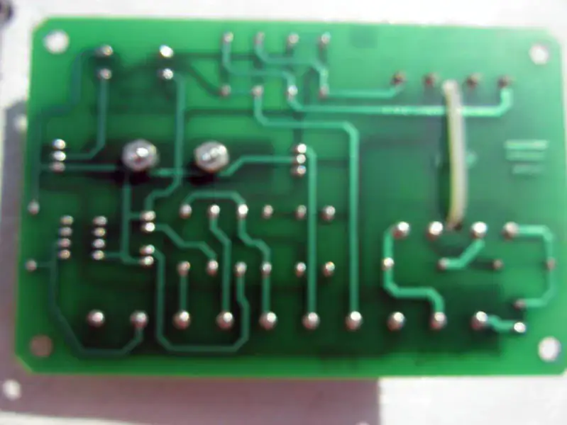 SAFTRONICS AA1085