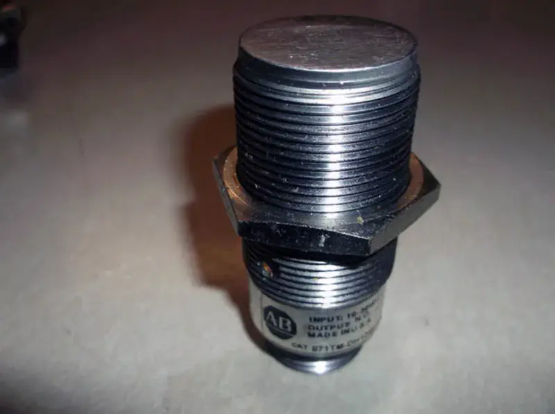 Allen-Bradley 871TM-DH10NE30-N4