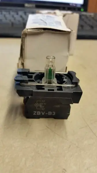 SCHNEIDER ELECTRIC ZB5AW0B31