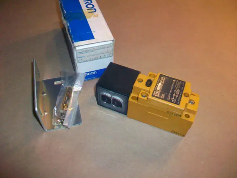 Omron E3N2-D2Y44B-US