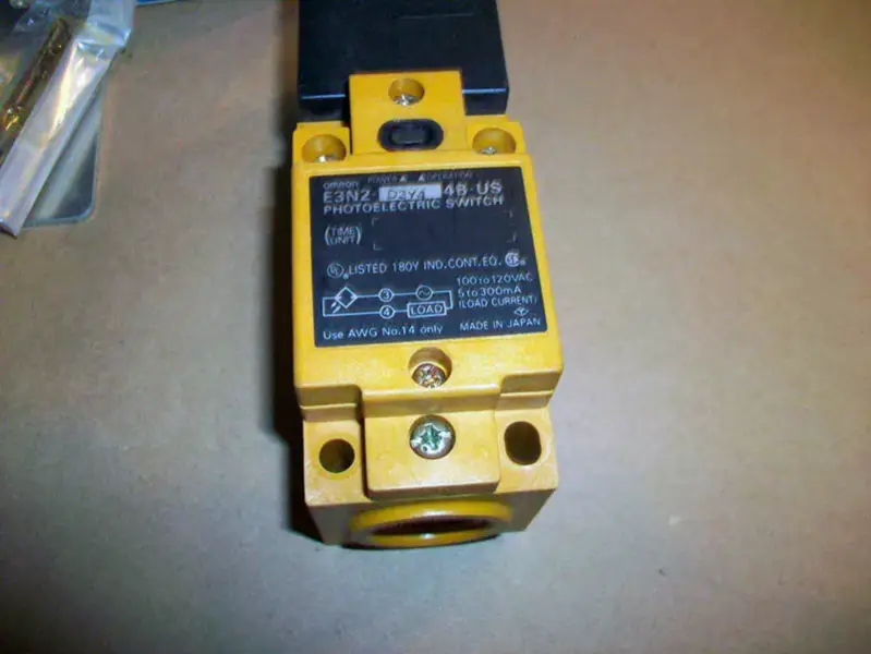 Omron E3N2-D2Y44B-US