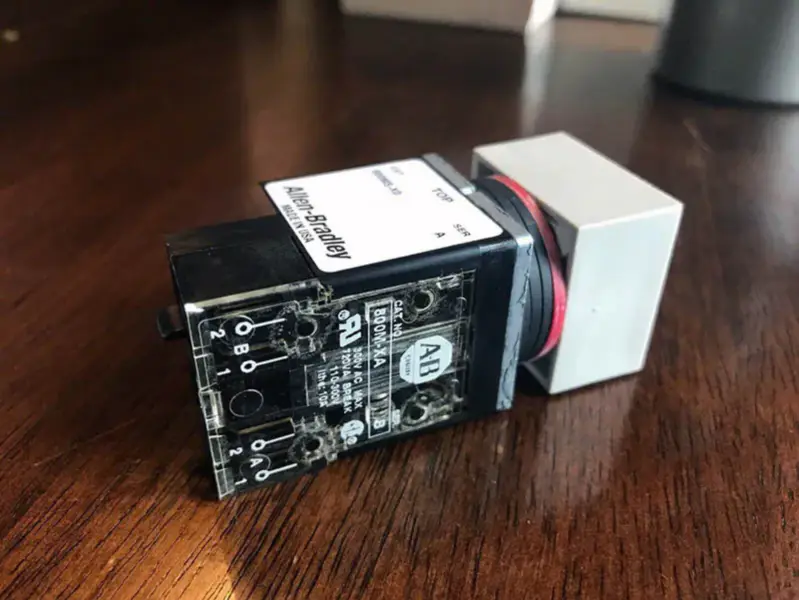 Allen-Bradley 800MS-A1A19