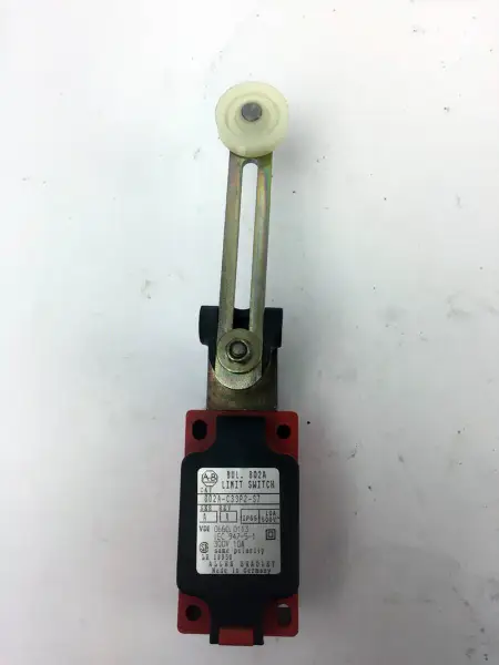Allen-Bradley 802A-C33P2-S7