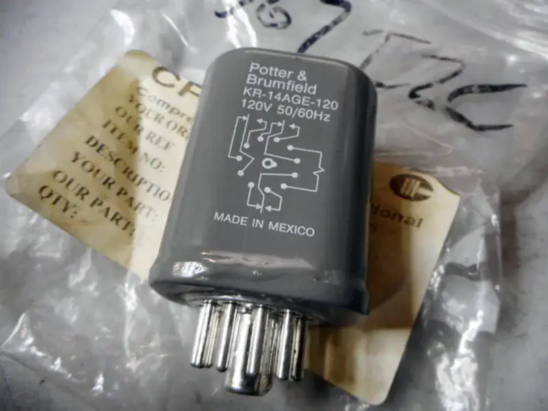 Relé Schneider KR-14AGE-120