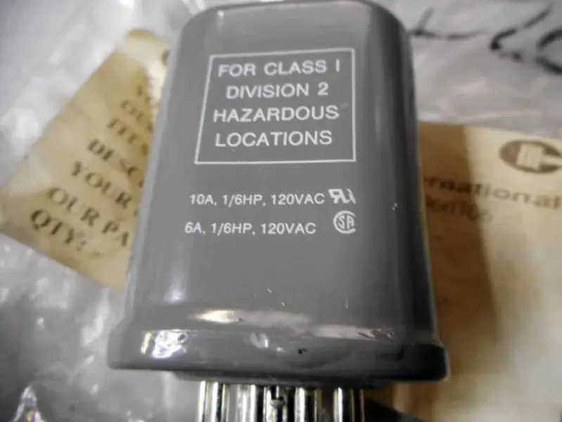 Relé Schneider KR-14AGE-120