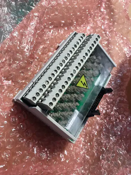 Allen-Bradley 1492-IFM20F-F24-2