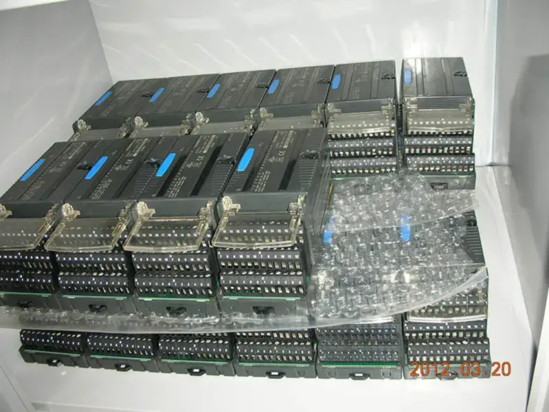 IC200MDL741 + IC200CHS022