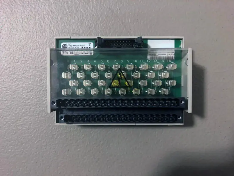 Allen-Bradley 1492-RIFM20F-F120-2