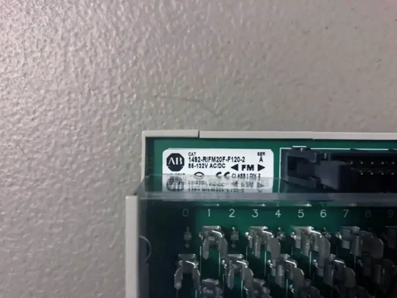 Allen-Bradley 1492-RIFM20F-F120-2