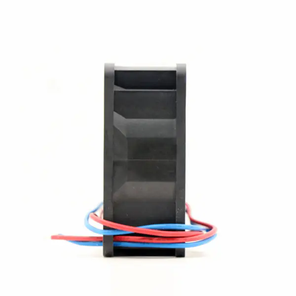 Rozměry 60 x 60 x 25 mm 24 V DC průtok vzduchu 43m3/h 5600 ot/min 614NH ebmpapst chladicí ventilátor