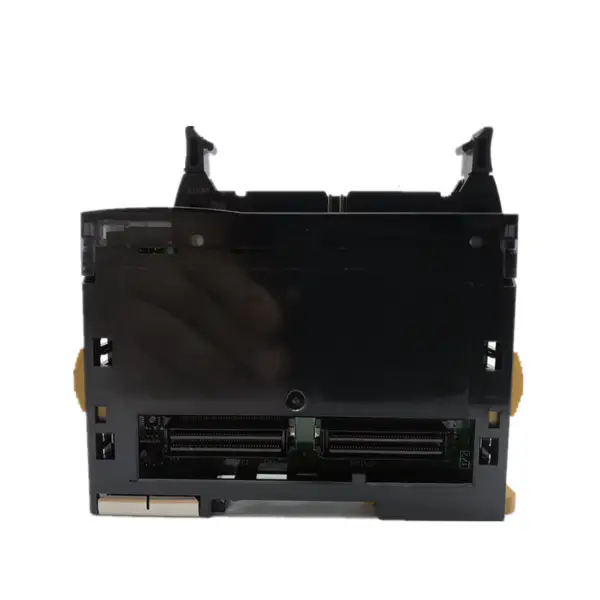 CJ2M-MD212 Značka Omron PLC CJ SERIES UNIT I/O modul CPU