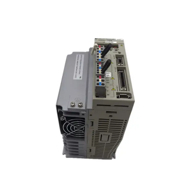 Servopack Yaskawa SGDH-10DE Japonsko Servo Drives Package Industrial Ect 380-480V 1.34kw JP