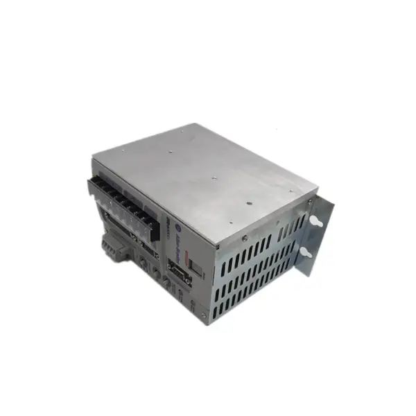Servopohon s měničem Allen Bradley 2098-DSD-005X-DN