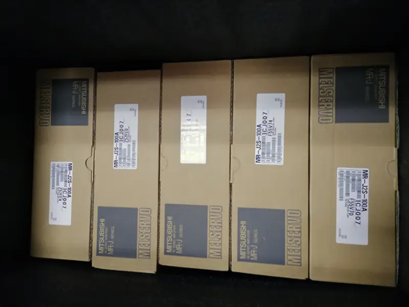 Servopohon MR-J2S-100A/200A/350A/500A/700A originální zcela nový