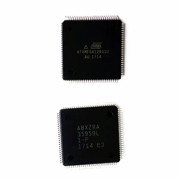 čip mikrokontroléru ATXMEGA128A1U-AU