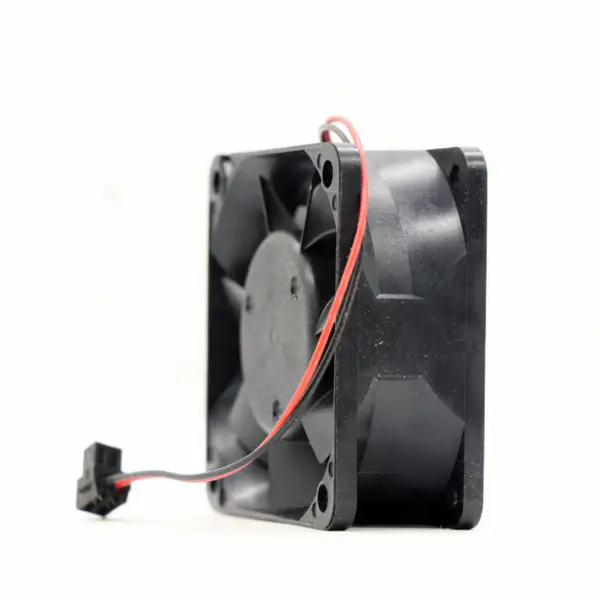 NMB 2410ML-05W-B60-EQ5 Kuličkové ložisko ventilátoru DC 24V 0.17A 3.12W 5300RPM 25CFM 36dB Přírubová montáž pro měnič ABB