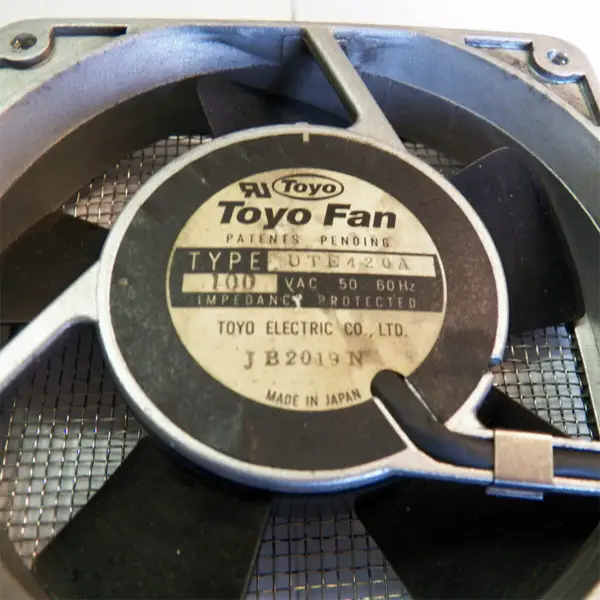 Originální axiální chladicí ventilátor Royal Fan UTE420A 100V 15/14W