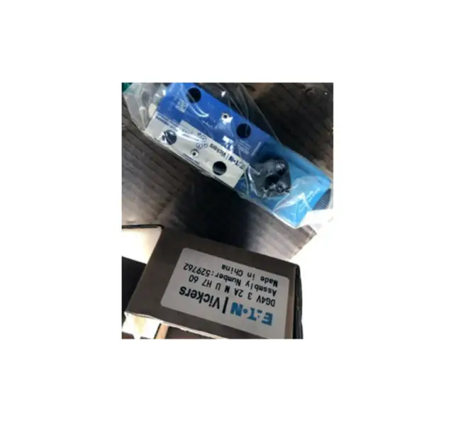 Elektromagnetický směrový ventil Vickers DG4V36CMUH760