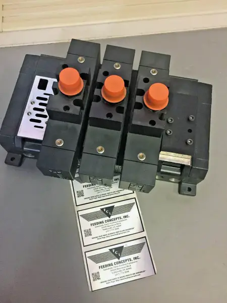 MĚCH SCHRADER H12WXBG323000CB