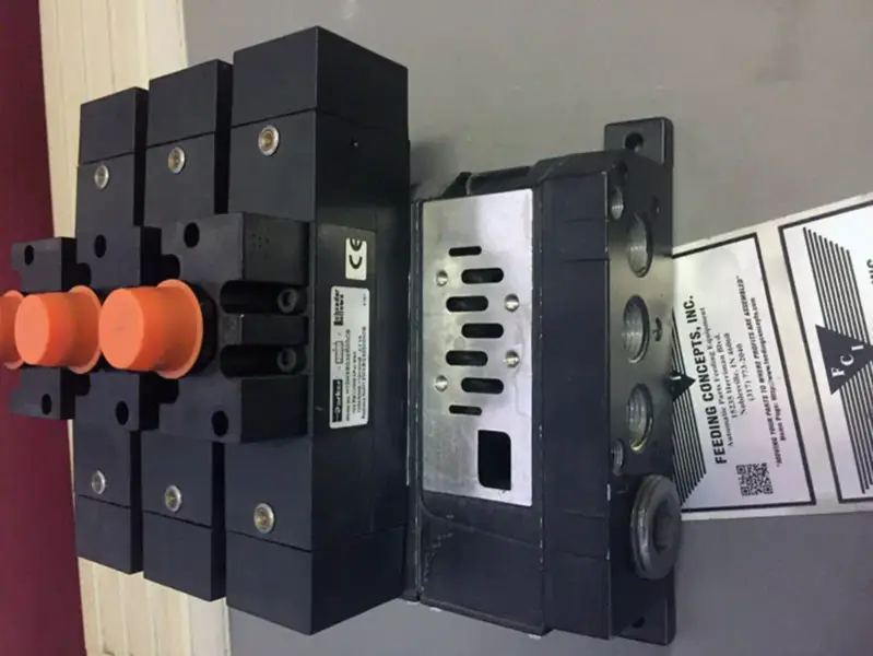 MĚCH SCHRADER H12WXBG323000CB