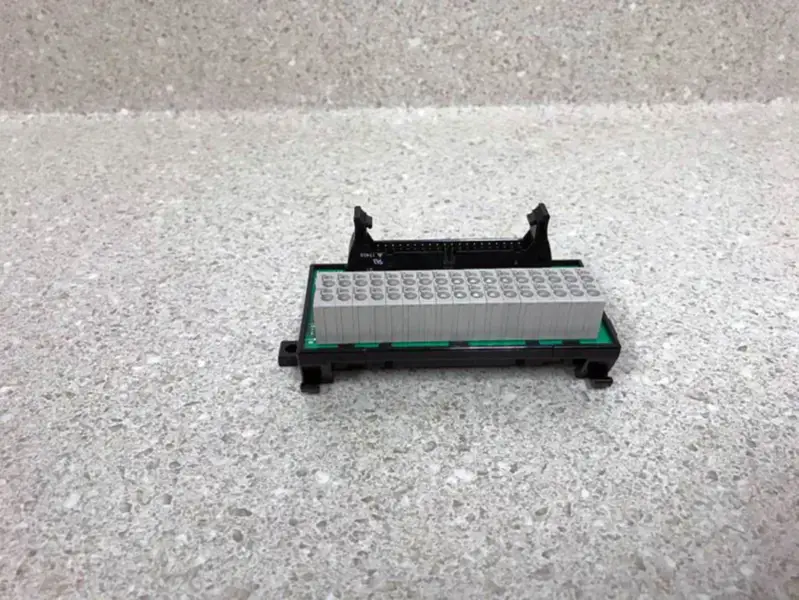 Omron XW2R-P34G-C1