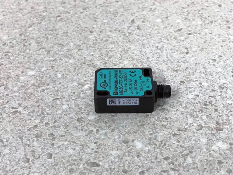 Pepperl + Fuchs UB250-F77-E2-V31