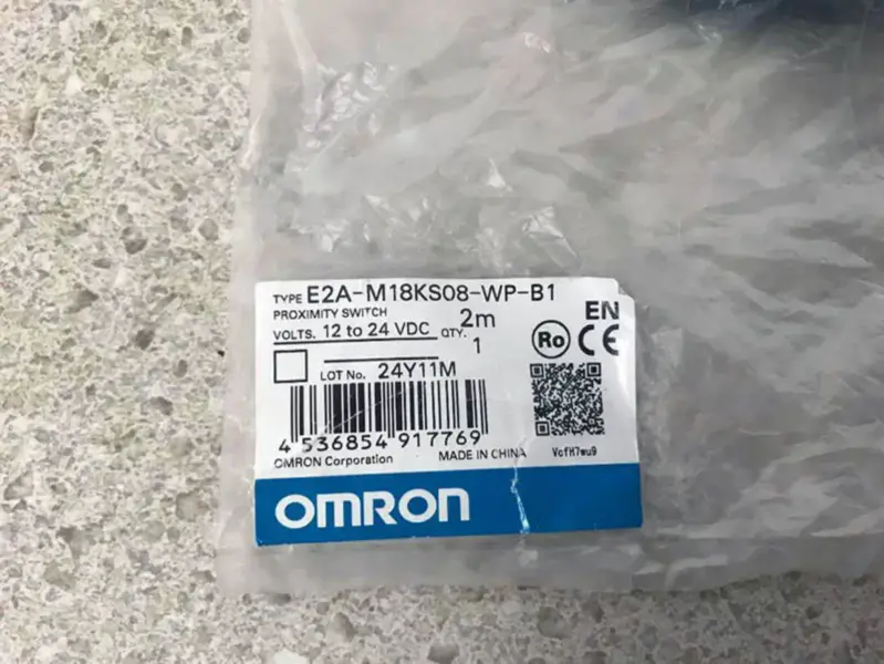Omron E2A-M18KS08-WP-B1
