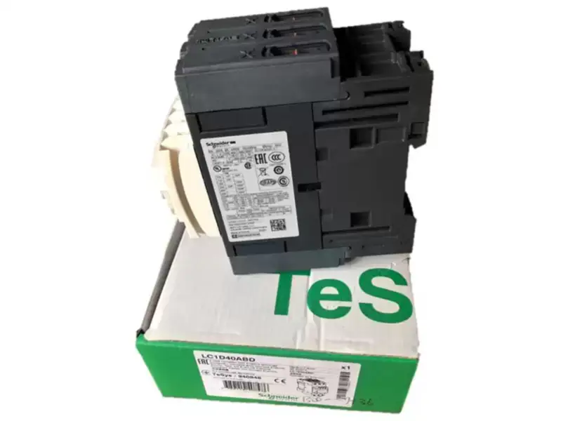 nový a originální LC1D40ABD 40A 24VDC 3P Schneider DC magnetický stykač