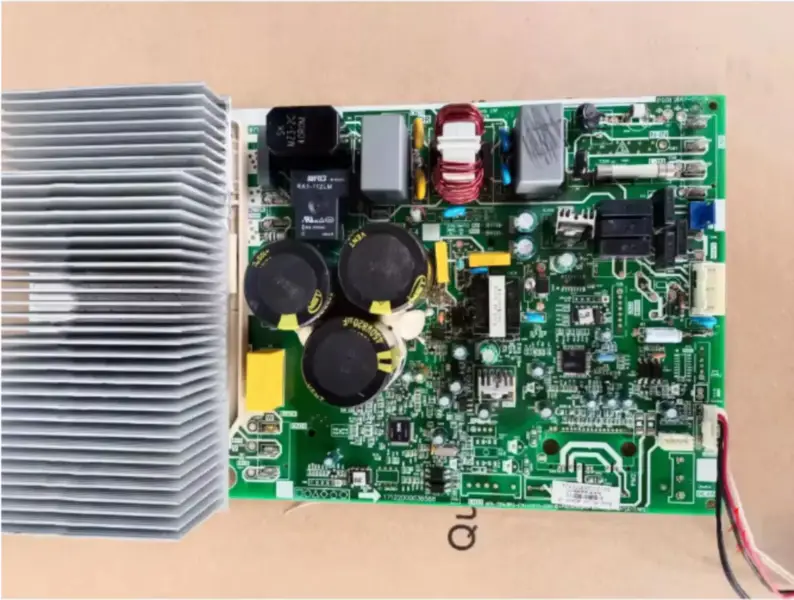Řídicí deska venkovní jednotky klimatizace Midea IL-KFR65W/BP2N1-D01 Obvod PCB 17222000012770