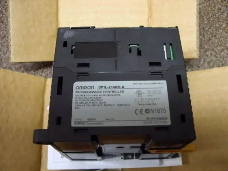 Omron CP1L-L14DR-A