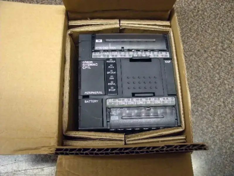 Omron CP1L-L14DR-A
