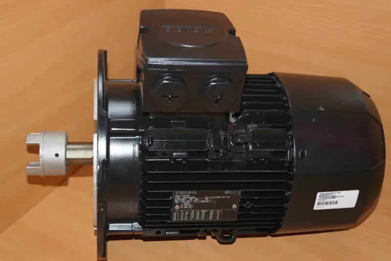 Siemens 1LE10011AA422FA4