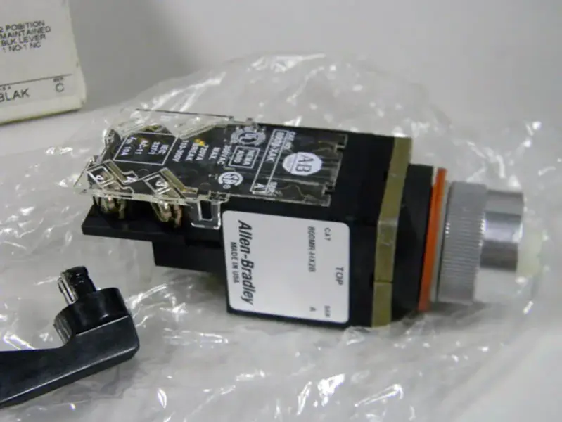 Allen-Bradley 800MRHK2BLAK