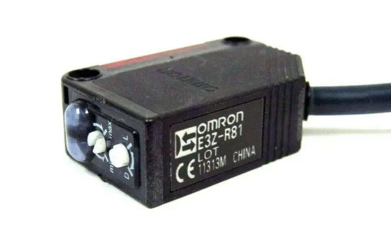 OMRON E3Z-R81