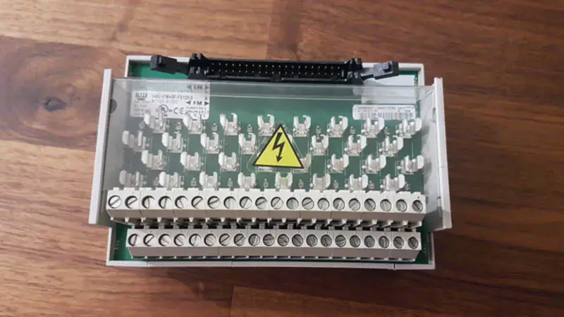 Allen-Bradley 1492-IFM40F-FS120-2